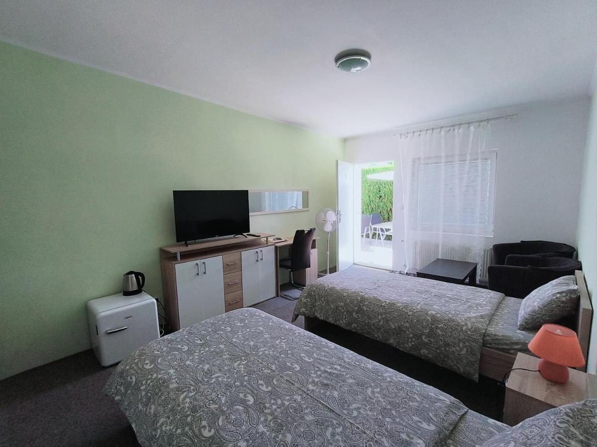 Cozy Room With Garden In ברטיסלאבה מראה חיצוני תמונה